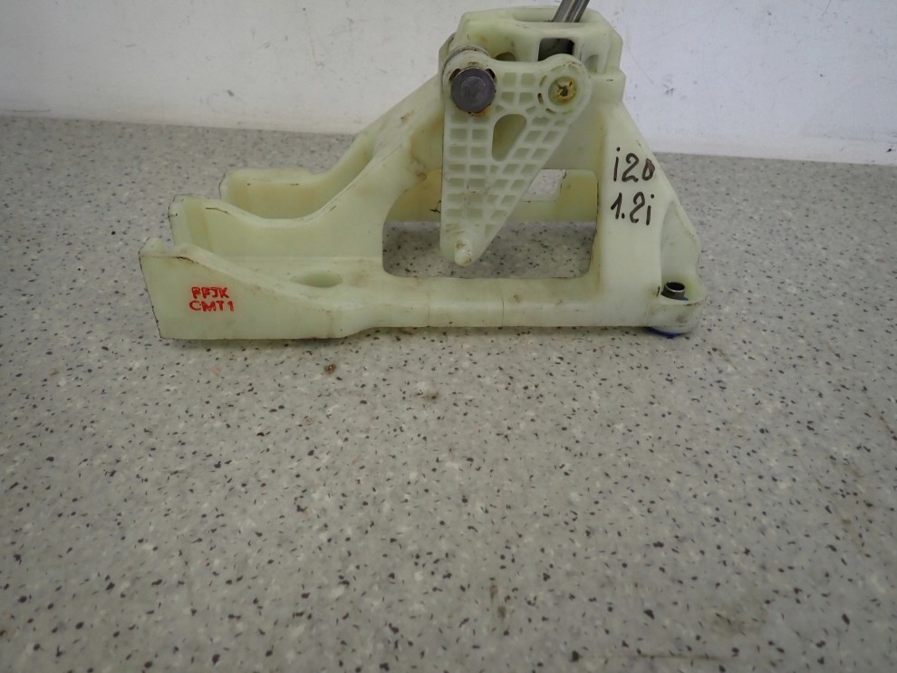 HYUNDAI i20 1.2i 08-12 LEWAREK ZMIANY BIEGÓW 4/6