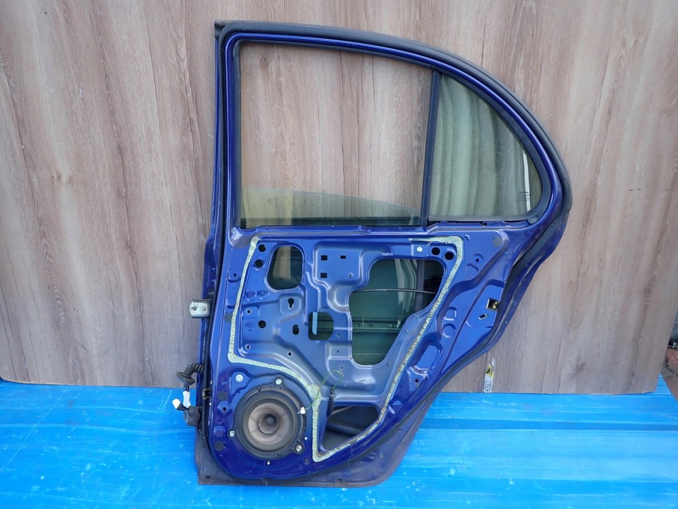 NISSAN MICRA K12 03-10 5d DRZWI TYLNE PRAWE BW6 11/12