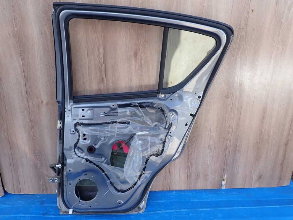 SUZUKI SPLASH 08-14 DRZWI TYLNE PRAWE ZCD 11/11