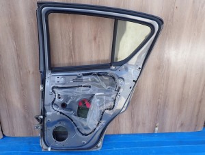 SUZUKI SPLASH 08-14 DRZWI TYLNE PRAWE ZCD 11/11 MINIATURA