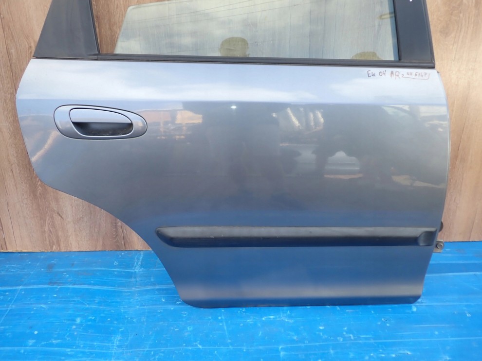 HONDA CIVIC 7 GEN 5d 01-05 DRZWI TYLNE PRAWE NH674P 2/12