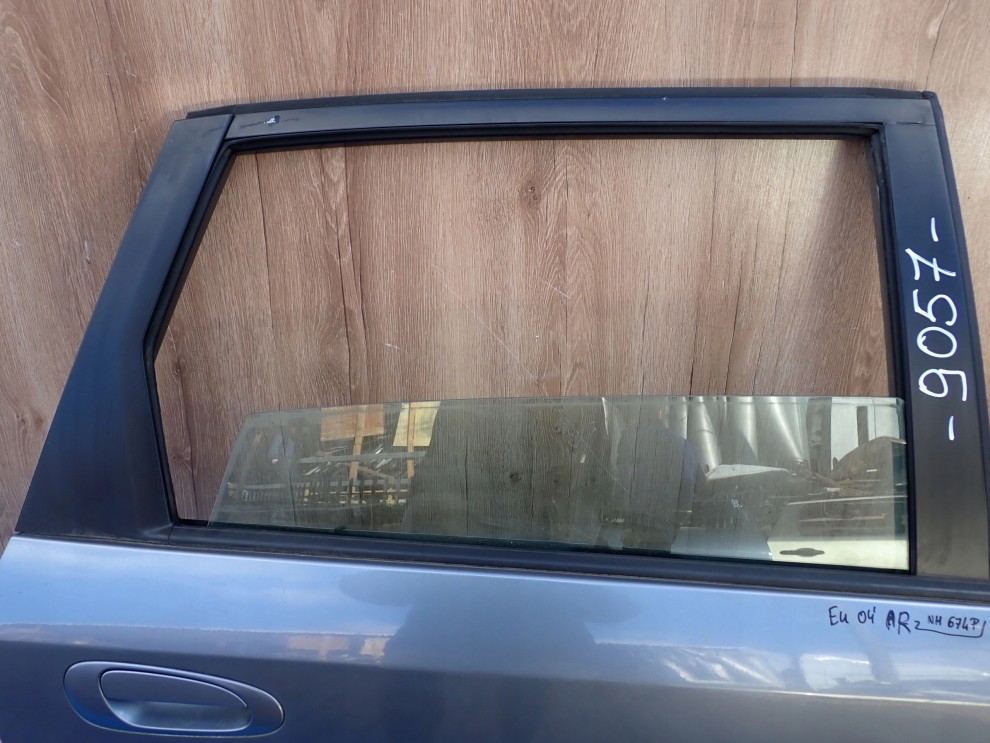 HONDA CIVIC 7 GEN 5d 01-05 DRZWI TYLNE PRAWE NH674P 4/12