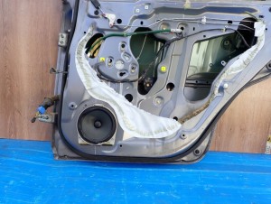 HONDA CIVIC 7 GEN 5d 01-05 DRZWI TYLNE PRAWE NH674P 12/12 MINIATURA