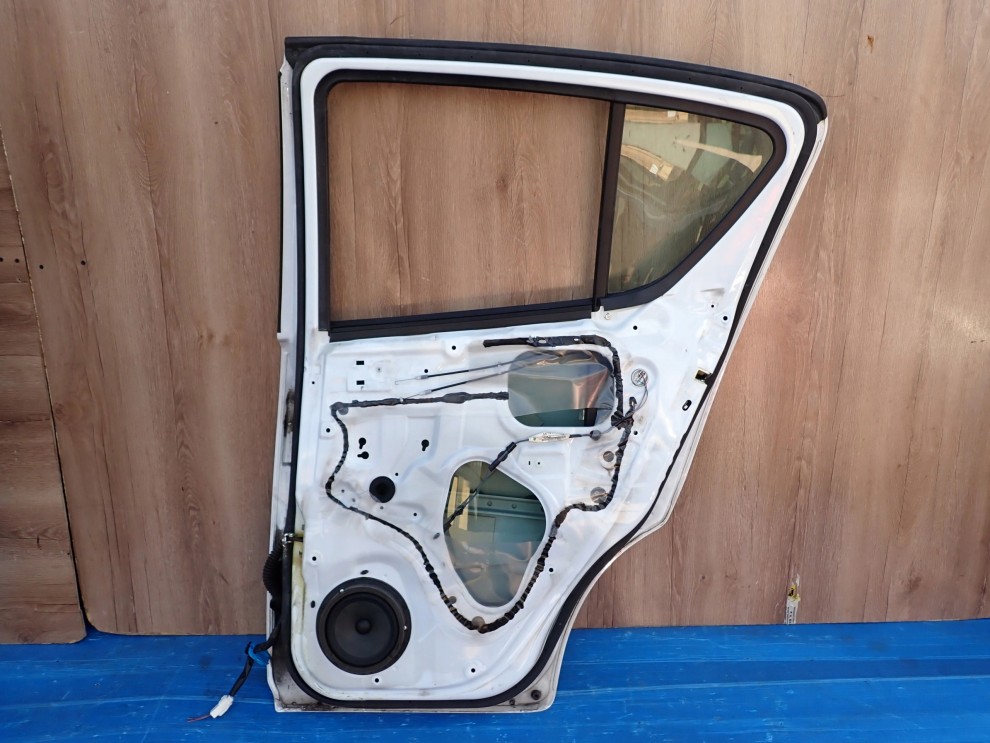 SUZUKI SPLASH 08-14 DRZWI TYLNE PRAWE 26U 6/7