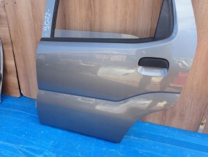 SUZUKI IGNIS 04-07 DRZWI TYLNE LEWE ZCD 4/9 MINIATURA
