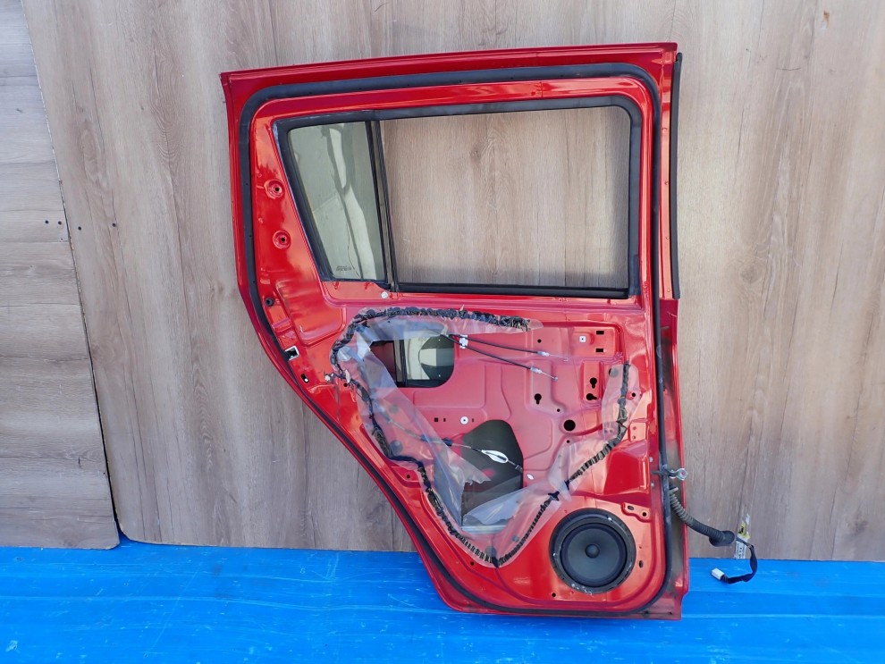 SUZUKI SWIFT 5d MK6 04-09 DRZWI TYLNE LEWE ZCK 9/11