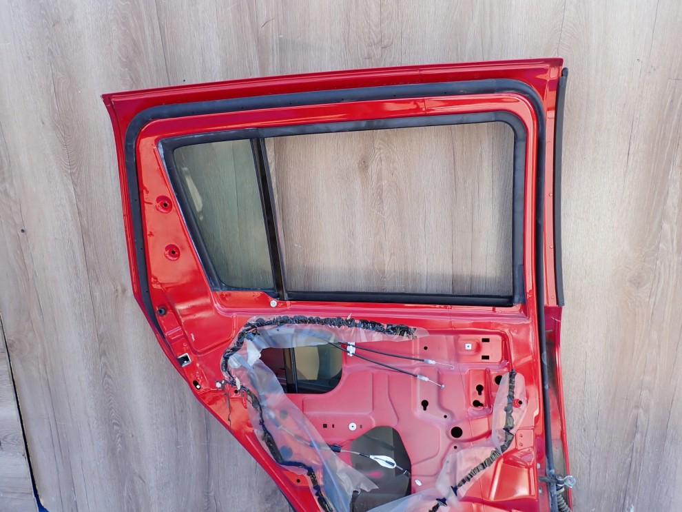 SUZUKI SWIFT 5d MK6 04-09 DRZWI TYLNE LEWE ZCK 11/11