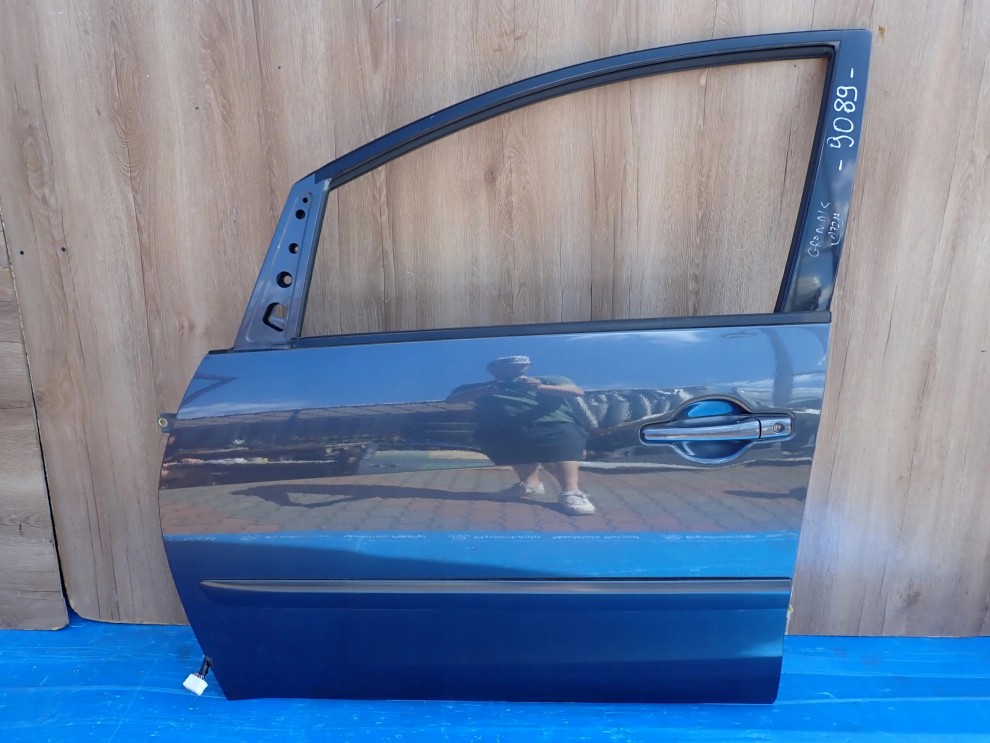 MITSUBISHI GRANDIS 04-11 DRZWI PRZEDNIE LEWE A72 1/8