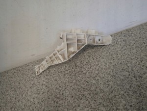 SUZUKI SWIFT 07- 09 ŚLIZG ZDERZAKA TYLNY LEWY 5/5 MINIATURA