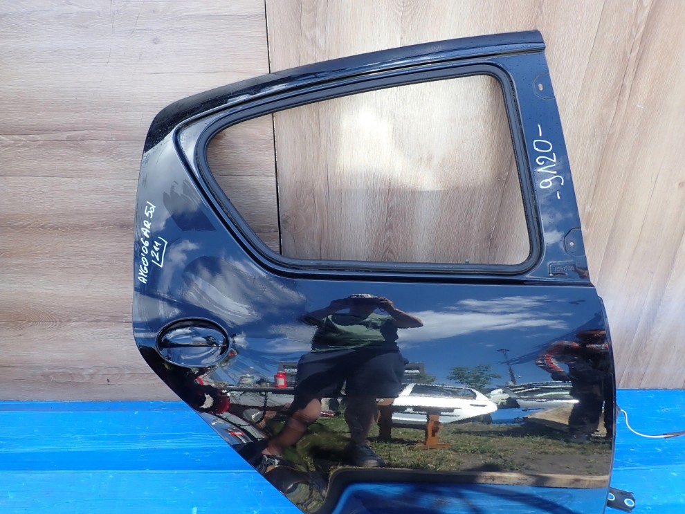 TOYOTA AYGO 05-12 5d DRZWI TYLNE PRAWE 211 2/6