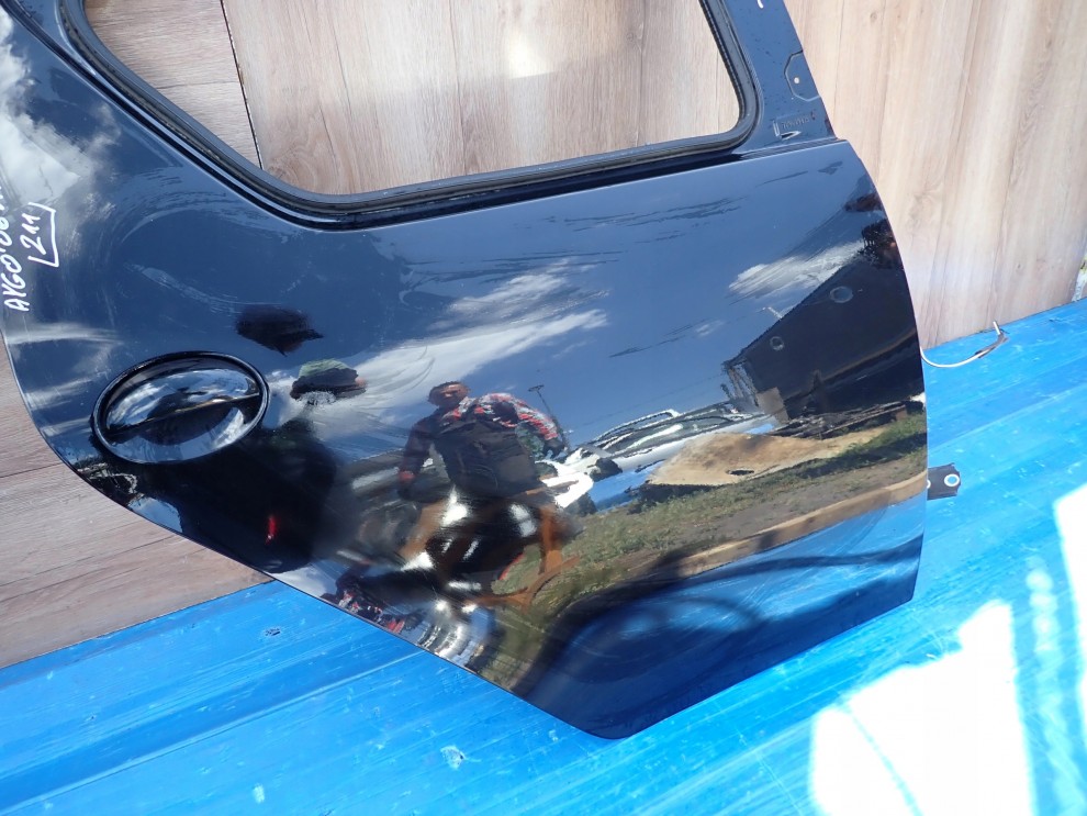 TOYOTA AYGO 05-12 5d DRZWI TYLNE PRAWE 211 5/6