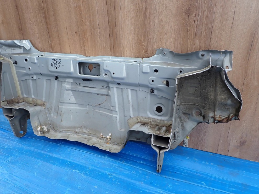 TOYOTA AYGO 06-12 PAS TYLNY 8R0 6/7