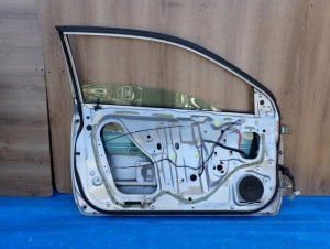 HONDA CIVIC 3d EP VII GEN 01-05 DRZWI LEWE NH623M 8/10 MINIATURA