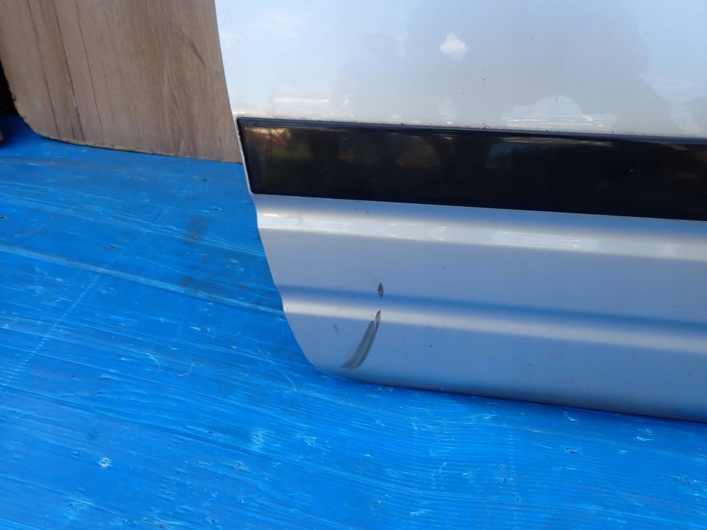 SUZUKI IGNIS 3d 00-03 DRZWI PRAWE Z2S 4/8