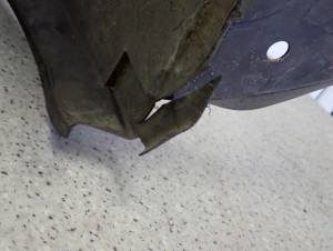 TOYOTA AURIS I 07-12 NADKOLE PRZEDNIE LEWE 3/12 MINIATURA