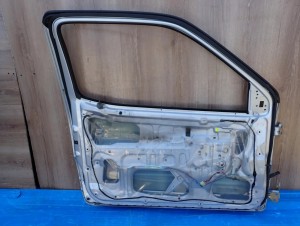 SUZUKI IGNIS 3d 00-03 DRZWI LEWE Z2S 9/10 MINIATURA