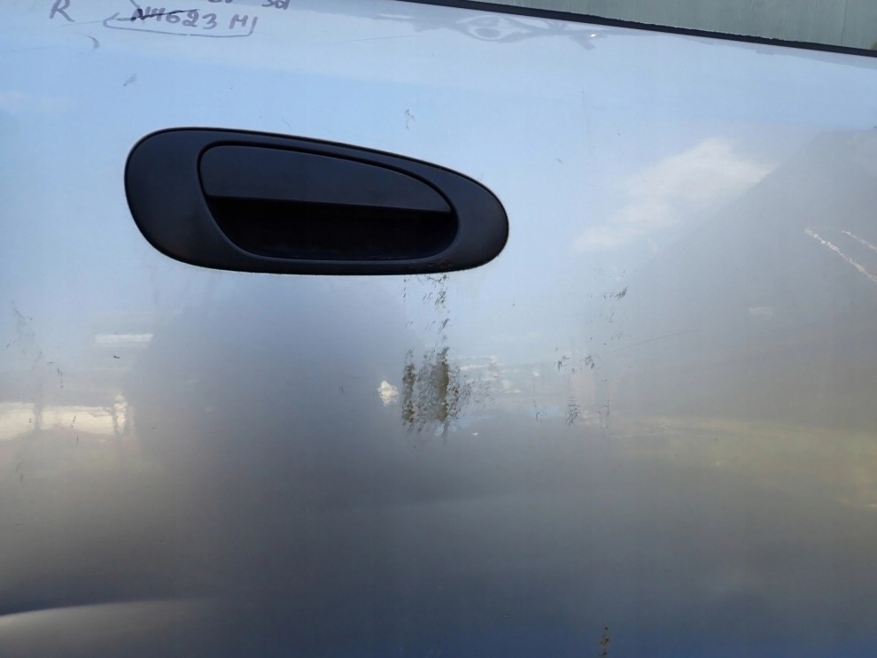 HONDA CIVIC 3d EP VII GEN 01-05 DRZWI PRAWE NH623M 6/12