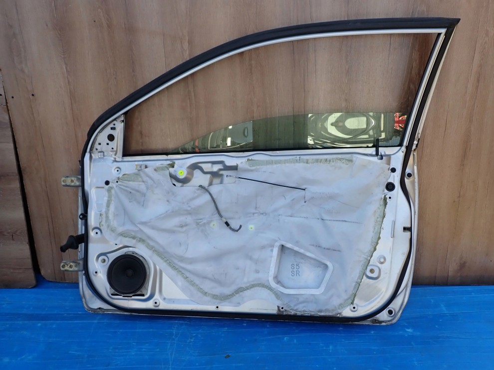 HONDA CIVIC 3d EP VII GEN 01-05 DRZWI PRAWE NH623M 11/12