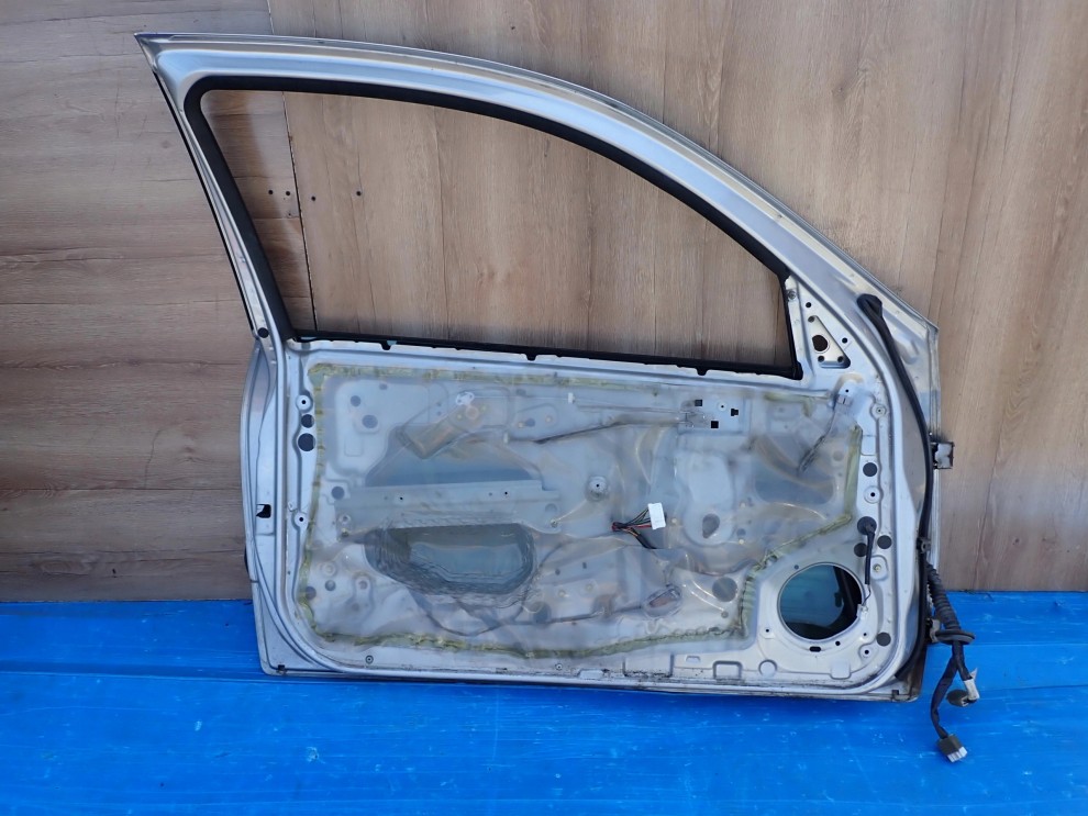 NISSAN ALMERA N16 00-06 3D DRZWI LEWE KY0 9/9