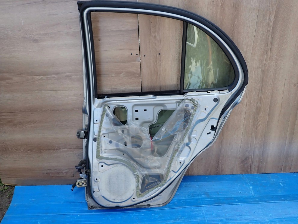 NISSAN MICRA K12 03-10 5d DRZWI TYLNE PRAWE 9/10