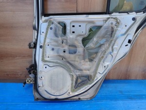 NISSAN MICRA K12 03-10 5d DRZWI TYLNE PRAWE 10/10 MINIATURA