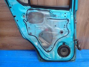 SUZUKI SPLASH 08-14 DRZWI TYLNE LEWE ZKC 9/9 MINIATURA