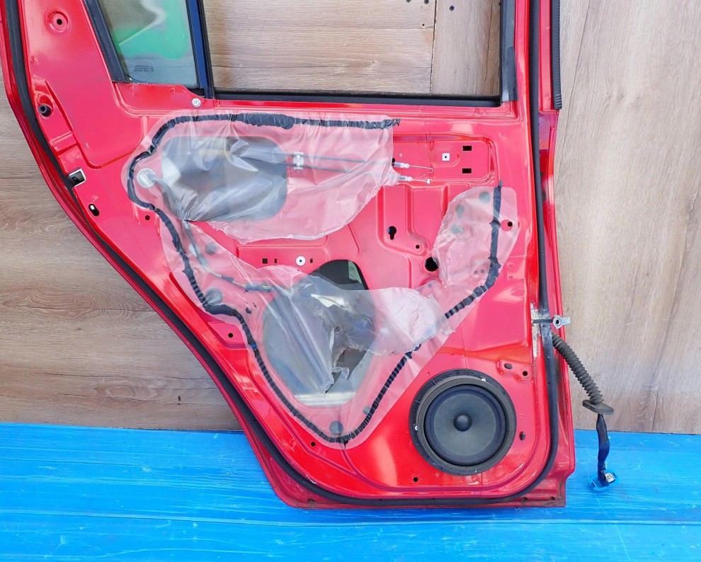 SUZUKI SWIFT 5d MK6 04-09 DRZWI TYLNE LEWE ZCK 8/10