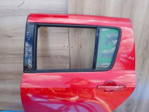 SUZUKI SWIFT 5d MK6 04-09 DRZWI TYLNE LEWE ZCK 6/10 MINIATURA