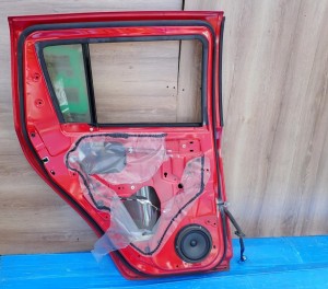 SUZUKI SWIFT 5d MK6 04-09 DRZWI TYLNE LEWE ZCK 7/10 MINIATURA