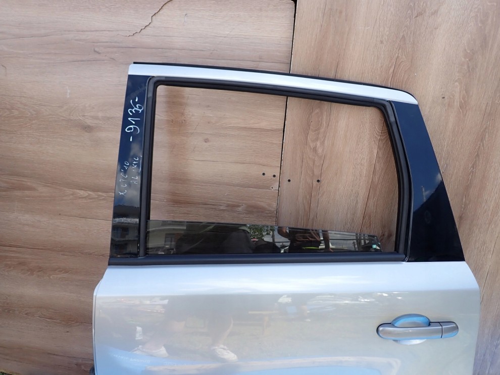 NISSAN NOTE E11 06-12 DRZWI TYLNE LEWE KY0 7/9