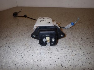 HONDA FR-V FRV 04- ZAMEK KLAPY BAGAŻNIKA TYŁ 1/6 MINIATURA