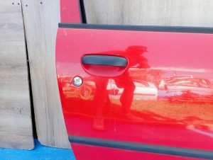 MITSUBISHI COLT 3d 04-08 DRZWI PRAWE P04 6/10 MINIATURA