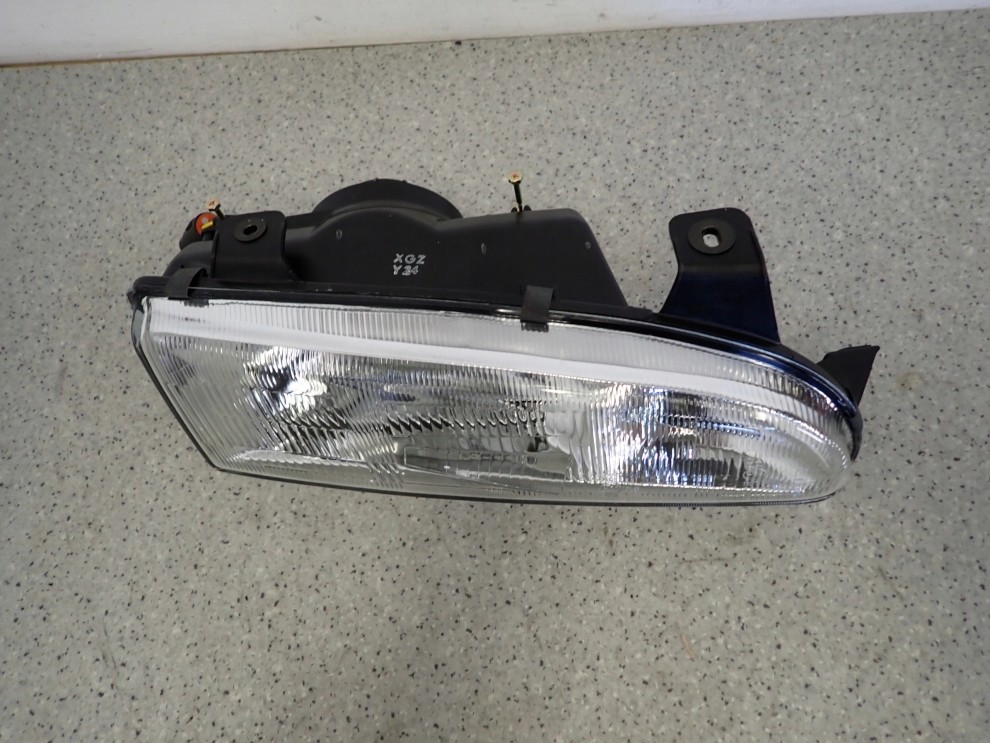 HYUNDAI SONATA I 91-93 REFLEKTOR PRAWY LAMPA PRZEDNIA PRAWA 2/8