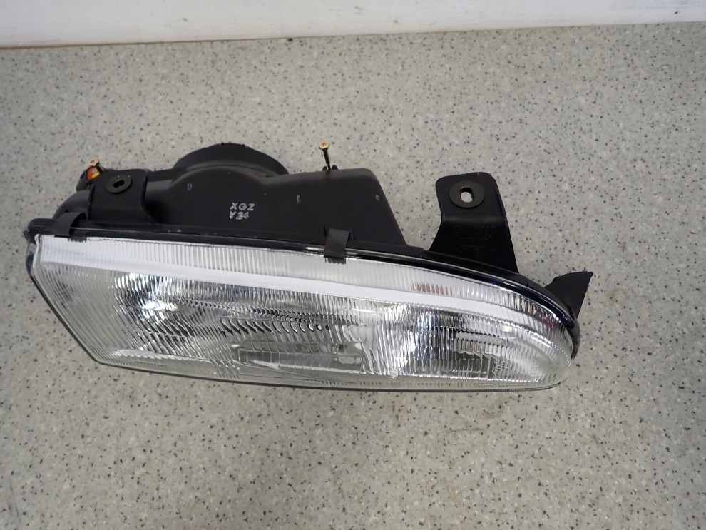 HYUNDAI SONATA I 91-93 REFLEKTOR PRAWY LAMPA PRZEDNIA PRAWA 3/8