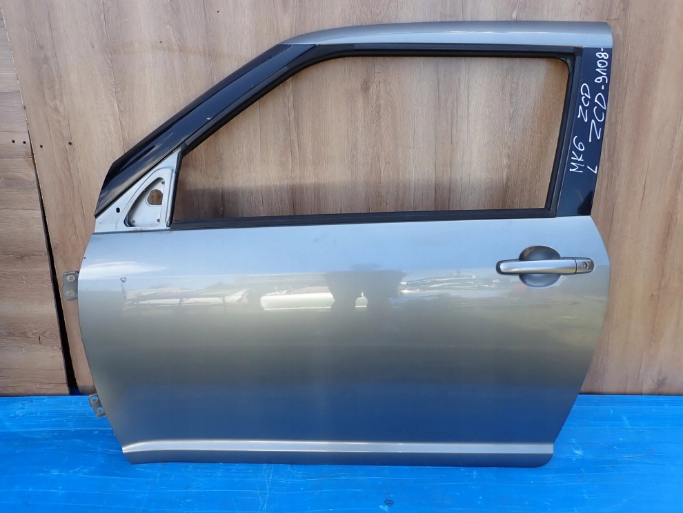SUZUKI SWIFT MK6 3d 04-09 DRZWI LEWE ZCD 1/8