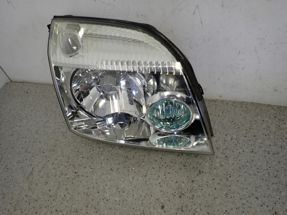 NISSAN XTRAIL T30 LAMPA PRZEDNIA PRAWA REFLEKTOR EUROPA 3/9