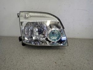NISSAN XTRAIL T30 LAMPA PRZEDNIA PRAWA REFLEKTOR EUROPA 1/9 MINIATURA