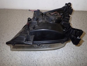 NISSAN XTRAIL T30 LAMPA PRZEDNIA PRAWA REFLEKTOR EUROPA 9/9 MINIATURA