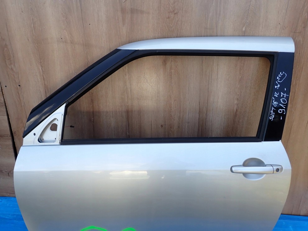 SUZUKI SWIFT MK6 3d 04-09 DRZWI LEWE ZCC 8/10