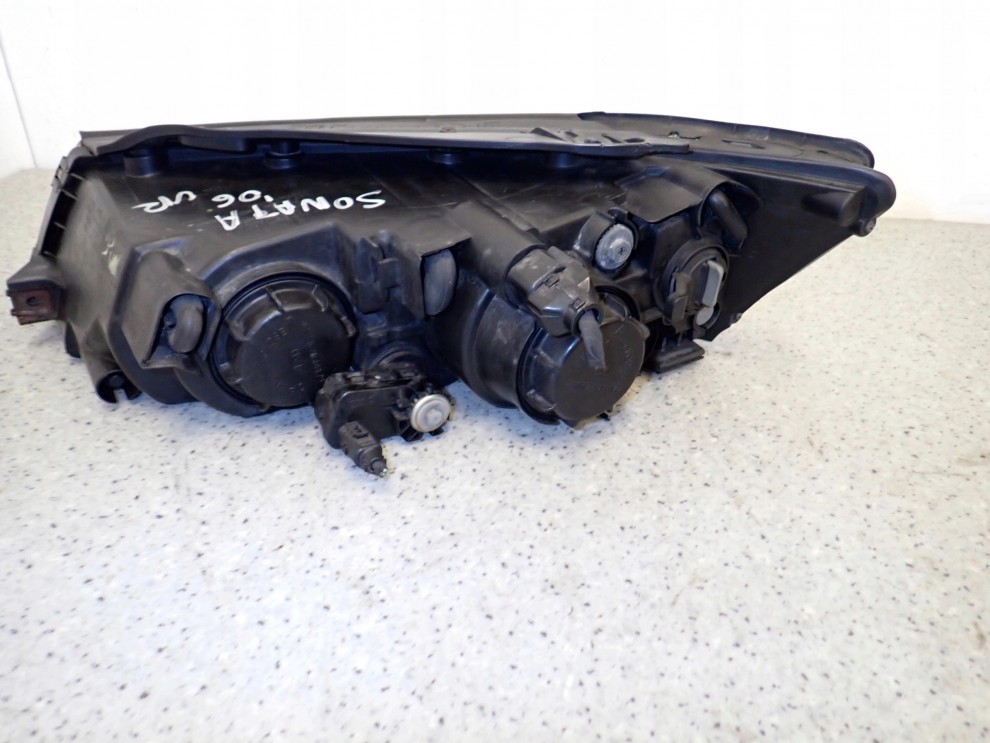 HYUNDAI SONATA 05-07 LAMPA PRZEDNIA PRAWA REFLEKTOR 6/11