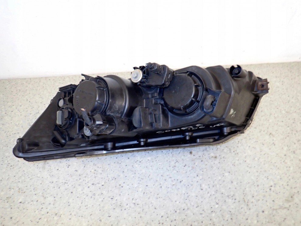 HYUNDAI SONATA 05-07 LAMPA PRZEDNIA PRAWA REFLEKTOR 10/11