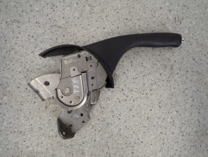 TOYOTA AVENSIS T25 03-07 DŹWIGNIA HAMULCA RĘCZNEGO 2/6 MINIATURA