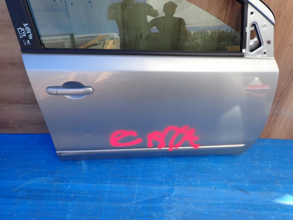 NISSAN NOTE E11 06-12 DRZWI PRZEDNIE PRAWE KY0 2/9