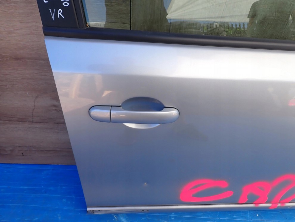 NISSAN NOTE E11 06-12 DRZWI PRZEDNIE PRAWE KY0 5/9