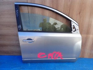 NISSAN NOTE E11 06-12 DRZWI PRZEDNIE PRAWE KY0