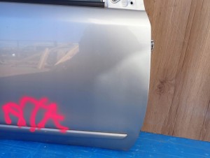 NISSAN NOTE E11 06-12 DRZWI PRZEDNIE PRAWE KY0 3/9 MINIATURA