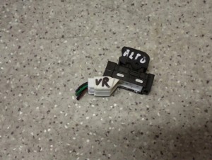 SUZUKI ALTO 09-14 PRZEŁĄCZNIK SZYBY PRZEDNI PRAWY 1/4 MINIATURA