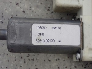 TOYOTA COROLLA E12 02- PODNOŚNIK SZYBY PRZEDNI PRAWY 3/5 MINIATURA