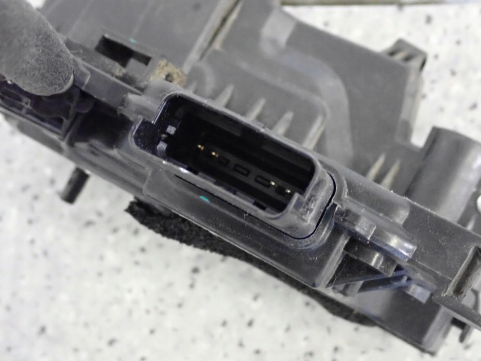 KIA SOUL I 09- ZAMEK DRZWI TYLNY PRAWY 8/8