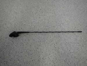 SUZUKI ALTO 09- ANTENA DACHOWA BAT 1/6 MINIATURA